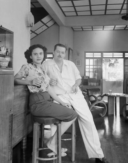 Look at these two swingin' young kids, probably from the 40's, judging by their clothes. I wonder how Thai/expat relationships were viewed back then?